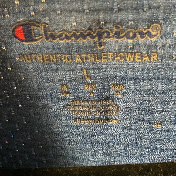 Champion work out shirt - Picture 3 of 3